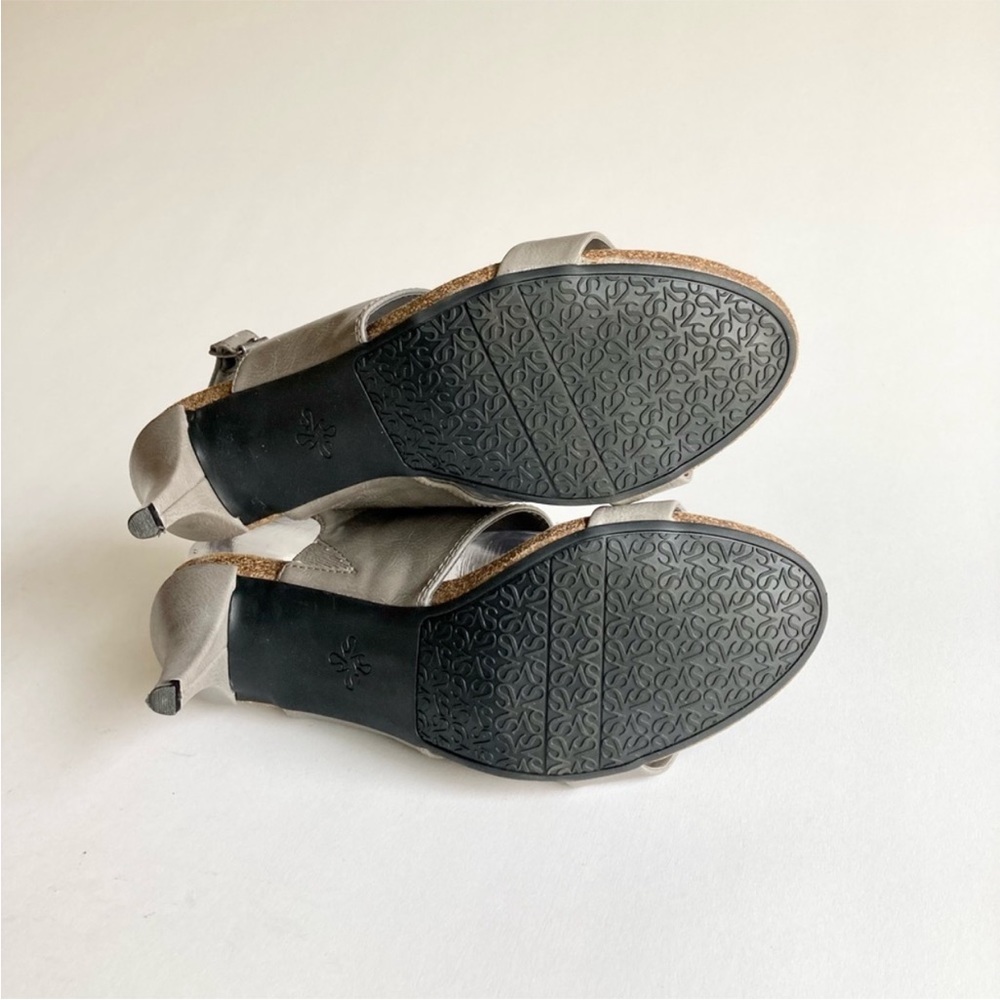 SIMPLY VERA VERA WANG GREY LEATHER HEELED SLINGBACKS SZ 10 PRELOVED IN VERY GOOD - Picture 12 of 16